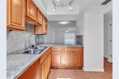 4507 S Oak Drive #P51, Tampa, FL 33611 - Photo 8