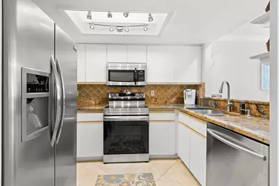 391 Madeira Circle, Tierra Verde, FL 33715 - Photo 10