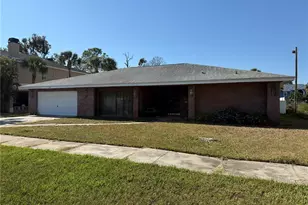 653 Bayshore Dr, Tarpon Springs, FL 34689 - Photo 1