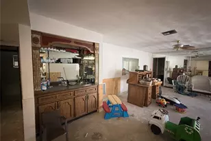 653 Bayshore Dr, Tarpon Springs, FL 34689 - Photo 10