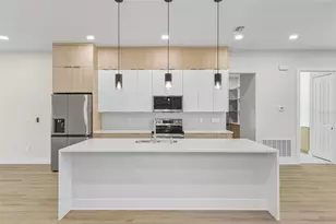 3211 W Ballast Point Blvd, Tampa, FL 33611 - Photo 8