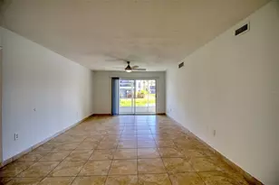 3865 S Lake Dr, Tampa, FL 33614 - Photo 10