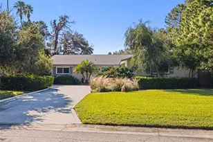 236 58th Ave S, Saint Petersburg, FL 33705 - Photo 2