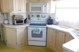 3443 Malachite Dr, Zephyrhills, FL 33540 - Photo 8