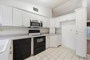 3136 Loomis Dr, New Port Richey, FL 34655 - Photo 10