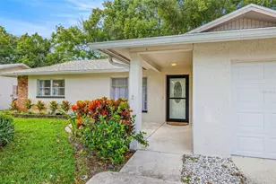 142 Stafford Cir, Palm Harbor, FL 34684 - Photo 4