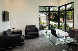 356 Bayview Dr NE, Saint Petersburg, FL 33704 - Photo 30