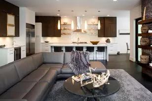 356 Bayview Dr NE, Saint Petersburg, FL 33704 - Photo 18