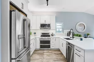 2027 Darlington Oak Dr, Seffner, FL 33584 - Photo 8