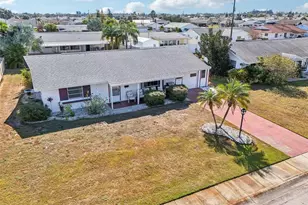 722 Tam O Shanter Ave, Sun City Center, FL 33573 - Photo 1