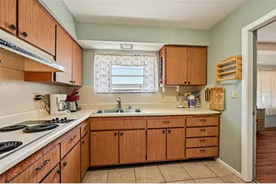 722 Tam O Shanter Avenue, Sun City Center, FL 33573 - Photo 10