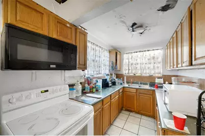 2555 Queen St S, Saint Petersburg, FL 33712 - Photo 12