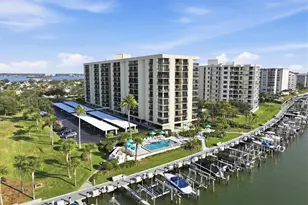 690 Island Way, Clearwater Beach, FL 33767 - Photo 2