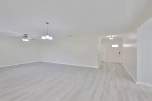 1218 Haddington Cir, Sun City Center, FL 33573 - Photo 14