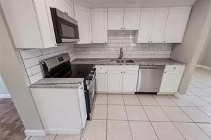 818 Bayview Dr, Ruskin, FL 33570 - Photo 6