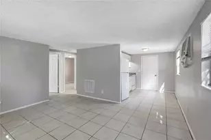 910 E Waters Ave, Tampa, FL 33604 - Photo 4