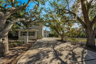 1302 Belcher Dr, Tarpon Springs, FL 34689 - Photo 10