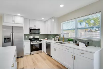 13469 Sol Vista Drive, Largo, FL 33774 - Photo 12