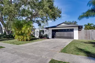 13469 Sol Vista Dr, Largo, FL 33774 - Photo 1