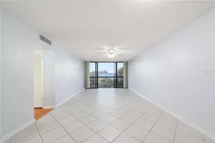 255 Dolphin Point, Clearwater Beach, FL 33767 - Photo 22