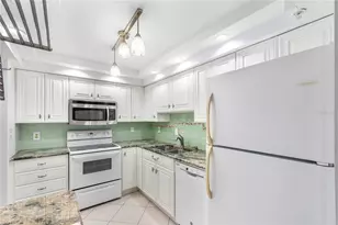 255 Dolphin Point, Clearwater Beach, FL 33767 - Photo 20