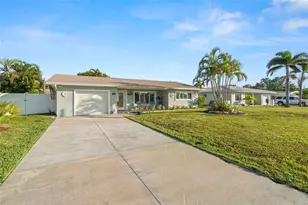 10121 4th St E, Treasure Island, FL 33706 - Photo 32