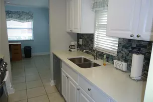 10034 64th Ave N, Saint Petersburg, FL 33708 - Photo 4