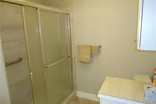 10034 64th Ave N, Saint Petersburg, FL 33708 - Photo 6