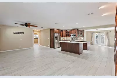 5080 Oaklawn Lane, Saint Petersburg, FL 33708 - Photo 4