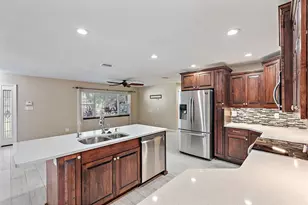 5080 Oaklawn Ln, Saint Petersburg, FL 33708 - Photo 10