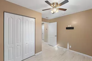 5080 Oaklawn Ln, Saint Petersburg, FL 33708 - Photo 14