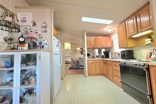 5705 Mandan St, Zephyrhills, FL 33542 - Photo 28