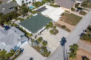 2710 Hibiscus Dr W, Belleair Beach, FL 33786 - Photo 6