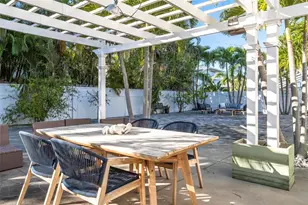 2710 Hibiscus Dr W, Belleair Beach, FL 33786 - Photo 8