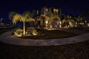 2876 Misty Marble Dr, Zephyrhills, FL 33540 - Photo 2