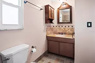 771 Murphy Ave N, Saint Petersburg, FL 33703 - Photo 16