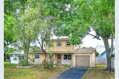 771 Murphy Avenue N, Saint Petersburg, FL 33703 - Photo 2