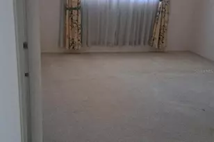 7951 58th Ave N, Saint Petersburg, FL 33709 - Photo 4