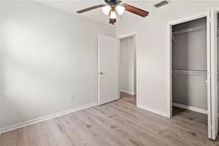 7021 Blossom Ave, Tampa, FL 33614 - Photo 8