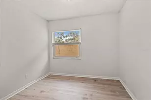 7021 Blossom Ave, Tampa, FL 33614 - Photo 6