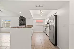 7021 Blossom Ave, Tampa, FL 33614 - Photo 24