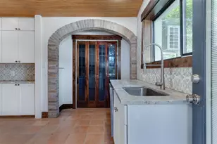 2227 29th St S, Saint Petersburg, FL 33712 - Photo 14