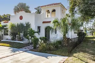 2227 29th St S, Saint Petersburg, FL 33712 - Photo 2