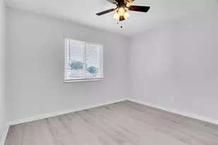 39132 County Road 54, Zephyrhills, FL 33542 - Photo 16