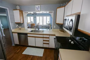 9128 142nd St, Seminole, FL 33776 - Photo 10