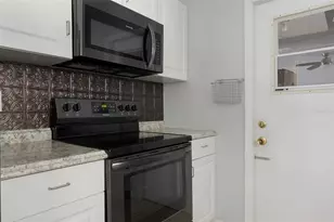 11705 108th St, Largo, FL 33778 - Photo 8
