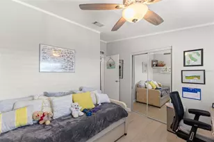 7048 Mt Essex Dr NE, Saint Petersburg, FL 33702 - Photo 22