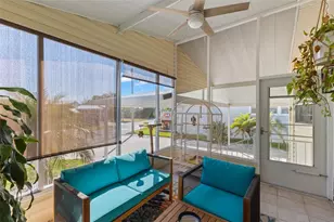 7048 Mt Essex Dr NE, Saint Petersburg, FL 33702 - Photo 14