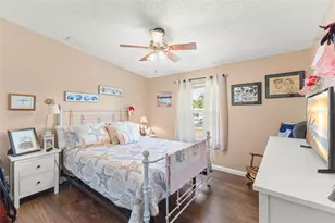 624 Mt Piney Ave NE, Saint Petersburg, FL 33702 - Photo 20