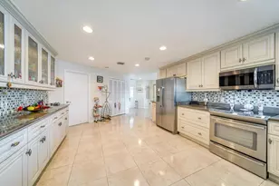 206 Poinciana Ln, Largo, FL 33770 - Photo 12